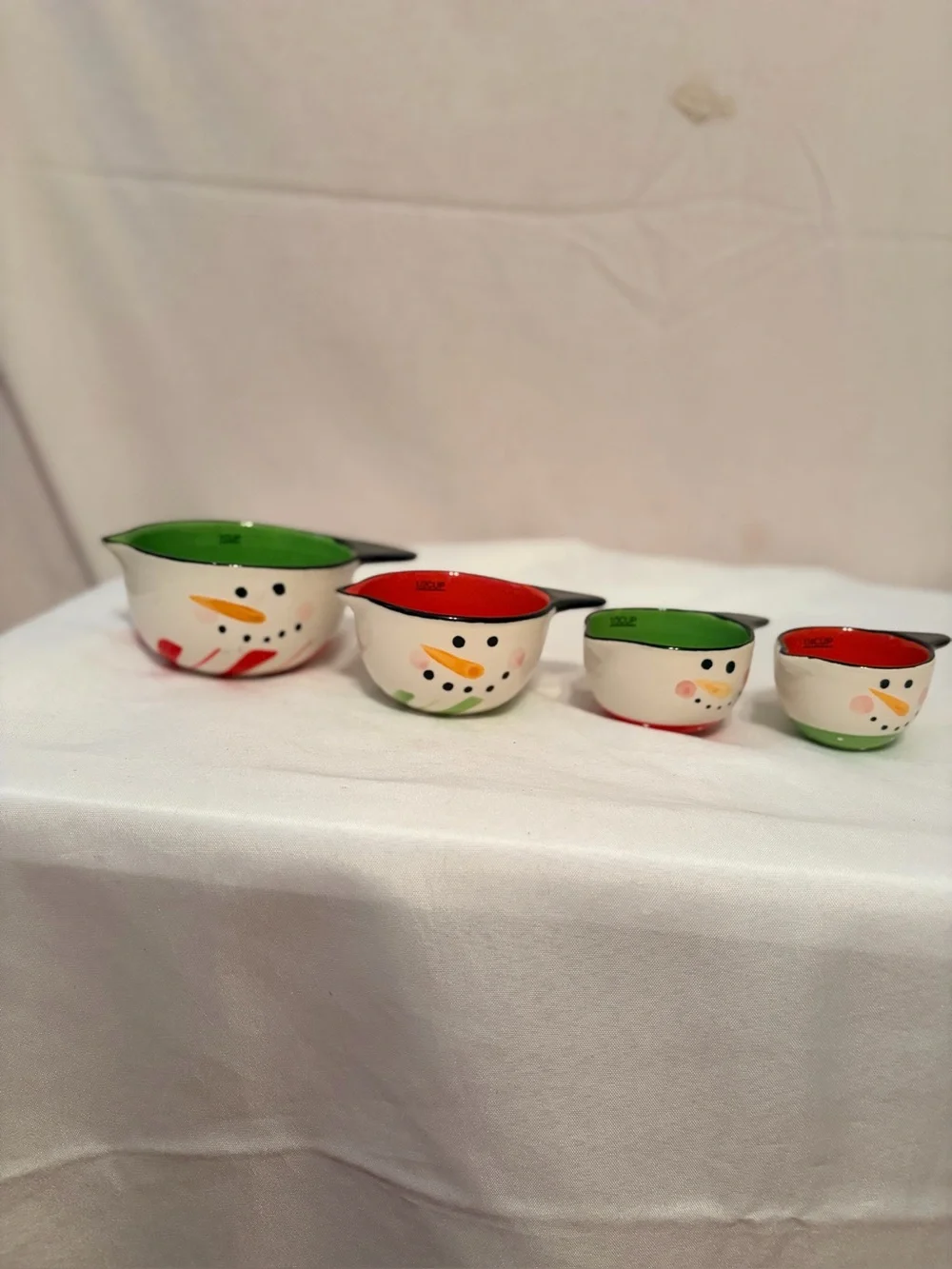 Set of 4 Snowman Measuring Cups - Festive Red & Green Interiors
